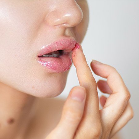 Homemade Lip Scrub for Beautiful Soft Lips
